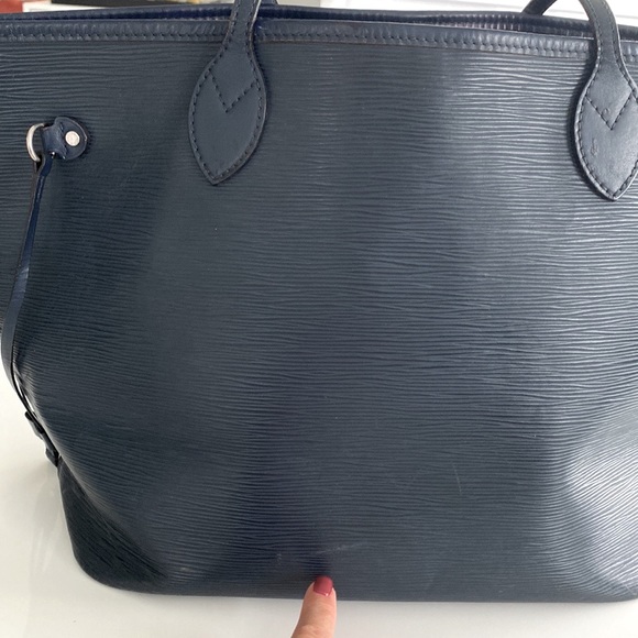 Louis Vuitton Epi Sapphire Neverfull MM - Picture 12 of 16